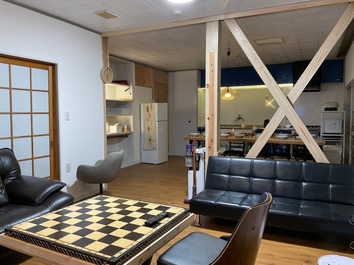 Well-equipped full kitchen suitable for large groups